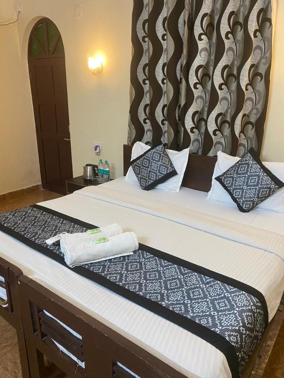 Baga Beach Palms Exterior photo